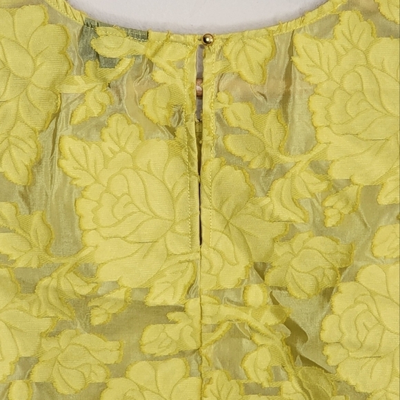 Who What Wear | Yellow Floral Ruffle Sleeve Top Size Medium - Picture 7 of 7